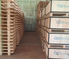 Pallet kê hàng trong kho Pallet kê hàng trong kho