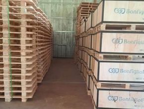 Pallet kê hàng trong kho